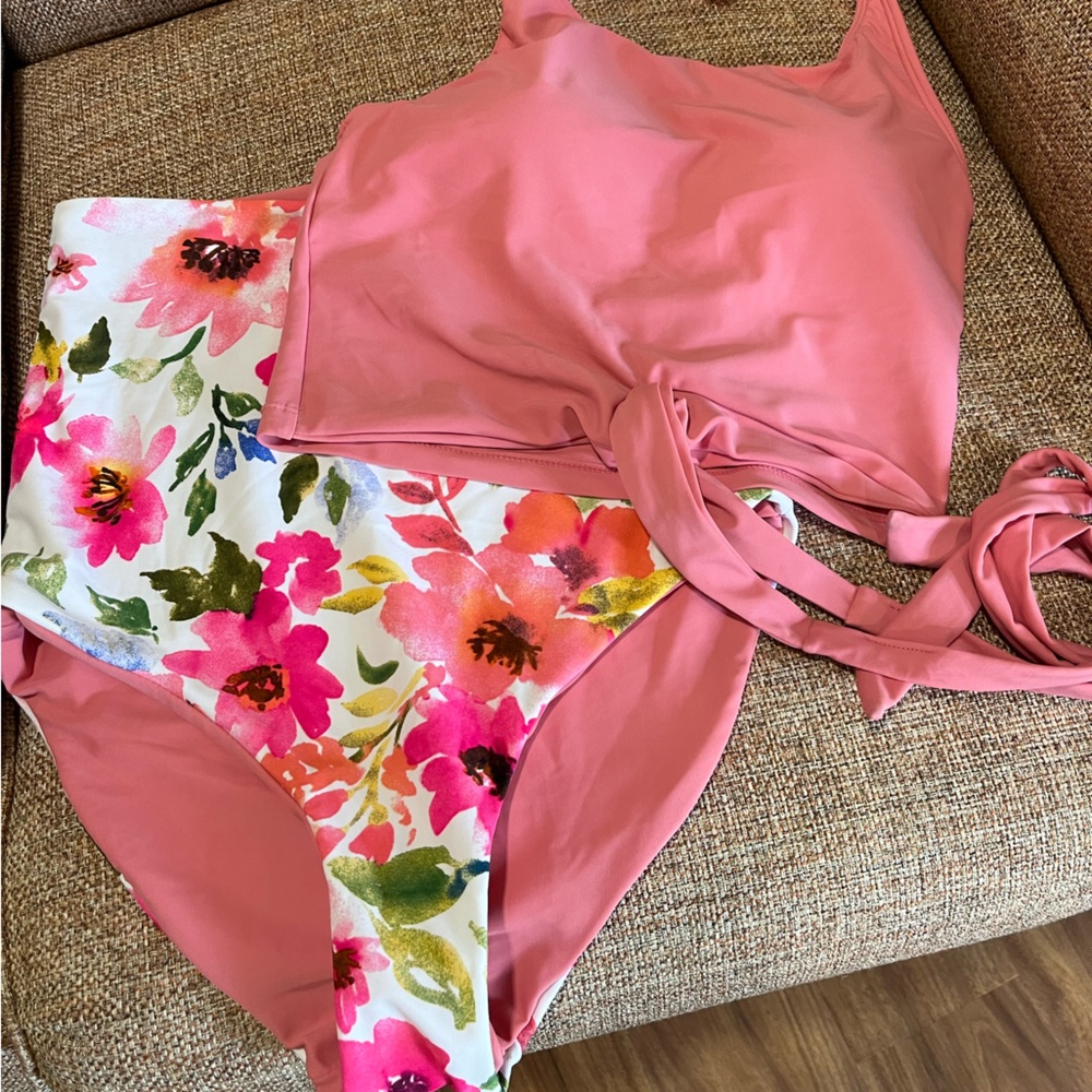 Coral Reef Two Piece Bathing Suit Size S
